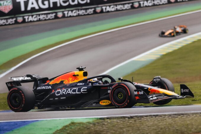 F1 Red Bull - Max Verstappen ztrácí klíčového inženýra, míří do McLarenu 10