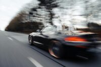 Klapý – 95 km/h v obci letěla 21letá řidička a přišla o řidičák 12