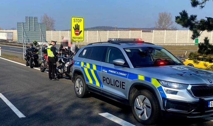 Dubá – Motocyklistka zemřela po střetu s jiným vozidlem na I/9 12